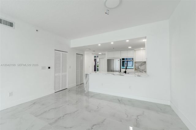 7914 Harbor Island Dr 106, North Bay Village, FL 33141