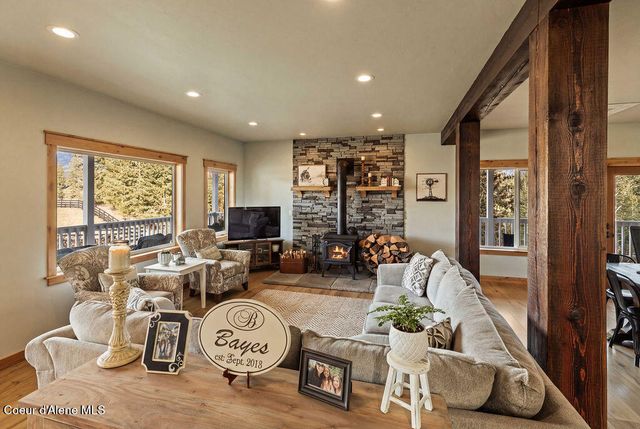 354 Buena Vista Rd, Bonners Ferry, ID 83805