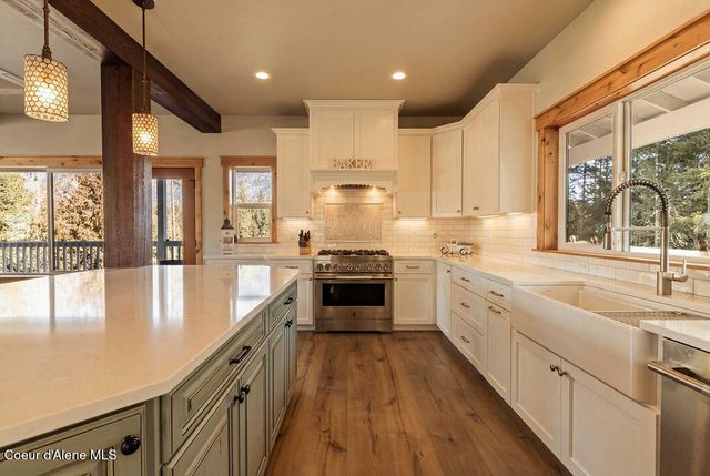 354 Buena Vista Rd, Bonners Ferry, ID 83805