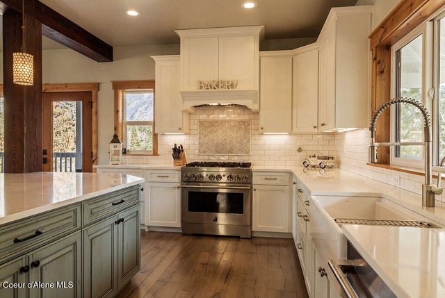 354 Buena Vista Rd, Bonners Ferry, ID 83805