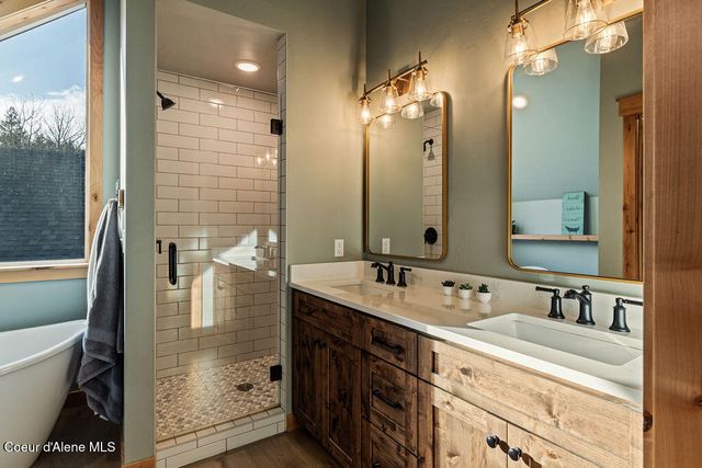 354 Buena Vista Rd, Bonners Ferry, ID 83805