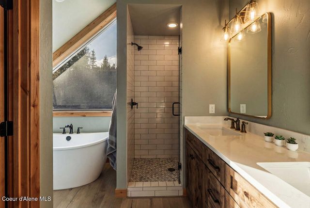 354 Buena Vista Rd, Bonners Ferry, ID 83805