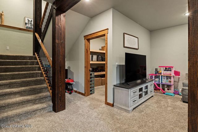 354 Buena Vista Rd, Bonners Ferry, ID 83805