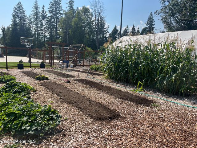 354 Buena Vista Rd, Bonners Ferry, ID 83805