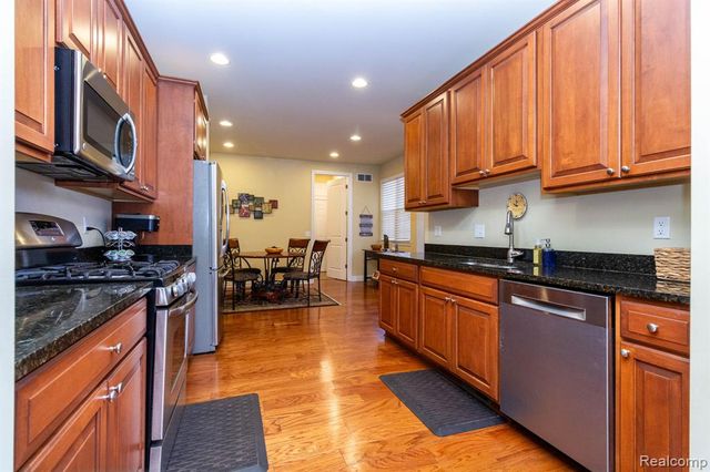 4370 Bennett Park Circle, Troy, MI 48085