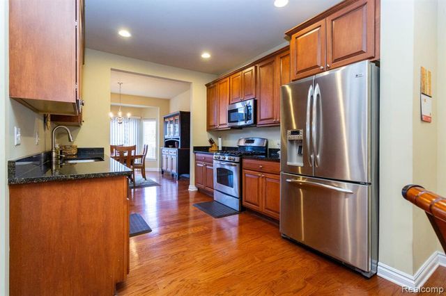 4370 Bennett Park Circle, Troy, MI 48085