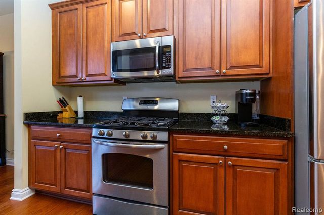 4370 Bennett Park Circle, Troy, MI 48085