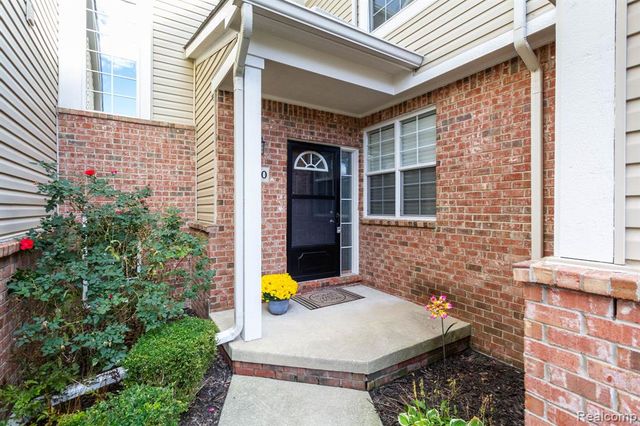 4370 Bennett Park Circle, Troy, MI 48085