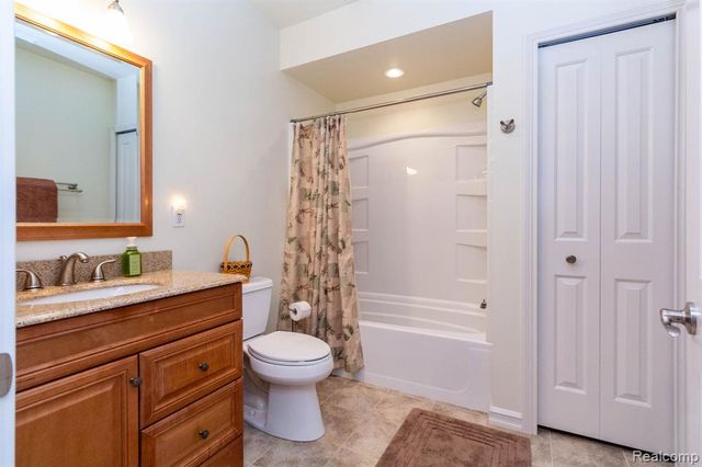 4370 Bennett Park Circle, Troy, MI 48085