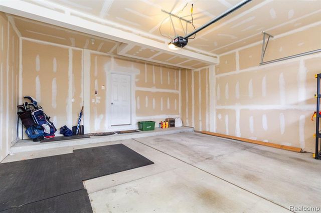 4370 Bennett Park Circle, Troy, MI 48085