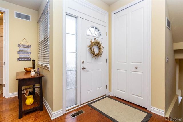 4370 Bennett Park Circle, Troy, MI 48085