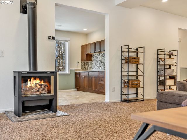 2270 SKYLINE Dr, Seaside, OR 97138