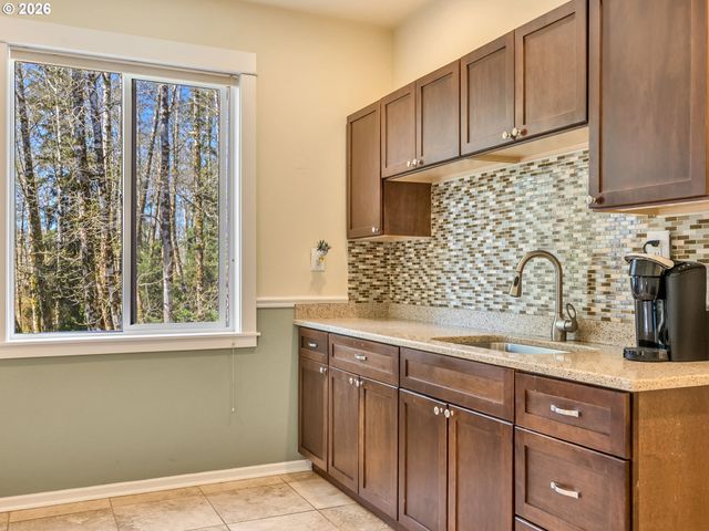 2270 SKYLINE Dr, Seaside, OR 97138
