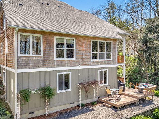2270 SKYLINE Dr, Seaside, OR 97138