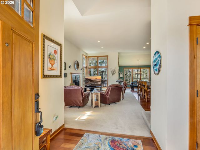 2270 SKYLINE Dr, Seaside, OR 97138