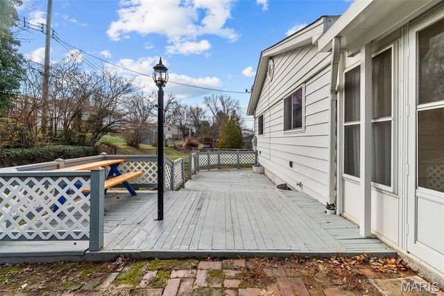 2668 Midland Ridge Drive, St Louis, MO 63114