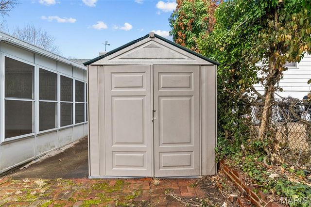 2668 Midland Ridge Drive, St Louis, MO 63114