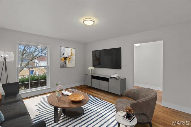 2668 Midland Ridge Drive, St Louis, MO 63114