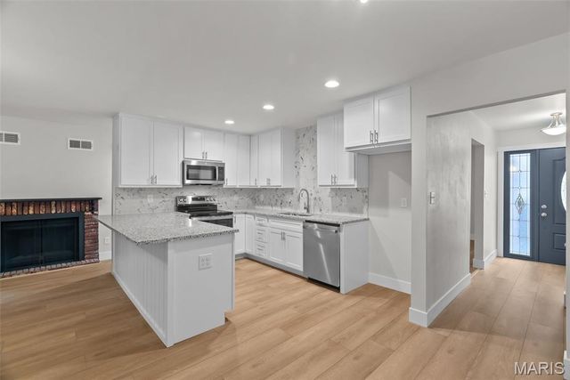 2668 Midland Ridge Drive, St Louis, MO 63114