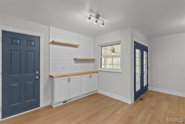 2668 Midland Ridge Drive, St Louis, MO 63114