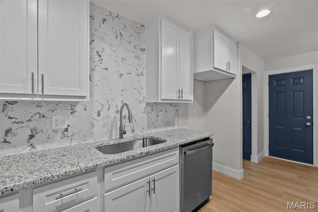 2668 Midland Ridge Drive, St Louis, MO 63114