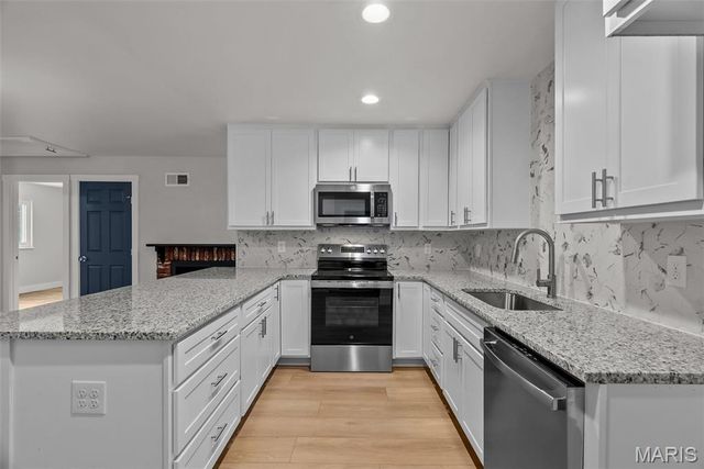 2668 Midland Ridge Drive, St Louis, MO 63114