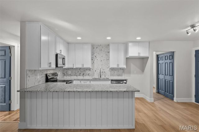 2668 Midland Ridge Drive, St Louis, MO 63114