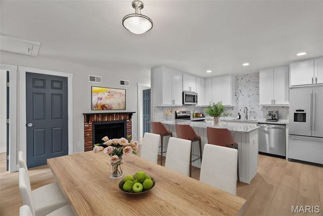 2668 Midland Ridge Drive, St Louis, MO 63114