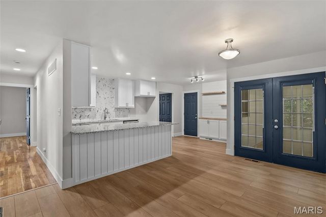 2668 Midland Ridge Drive, St Louis, MO 63114