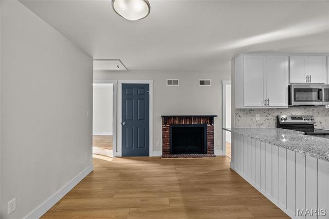 2668 Midland Ridge Drive, St Louis, MO 63114