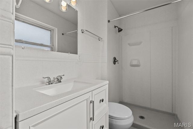 2668 Midland Ridge Drive, St Louis, MO 63114