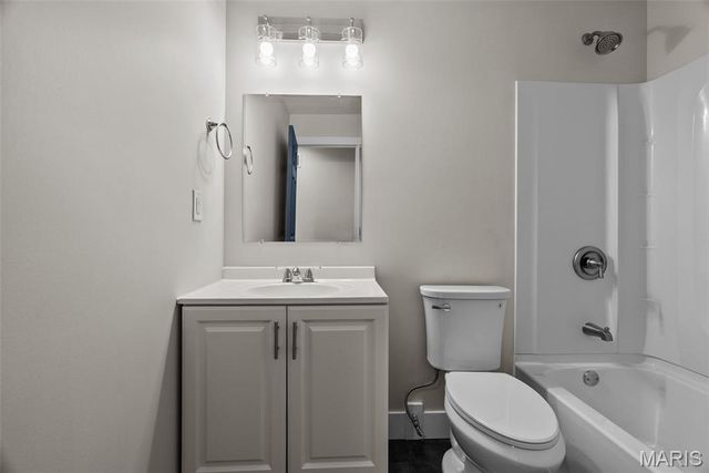 2668 Midland Ridge Drive, St Louis, MO 63114