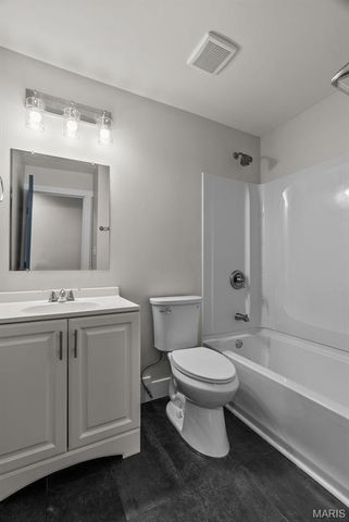 2668 Midland Ridge Drive, St Louis, MO 63114