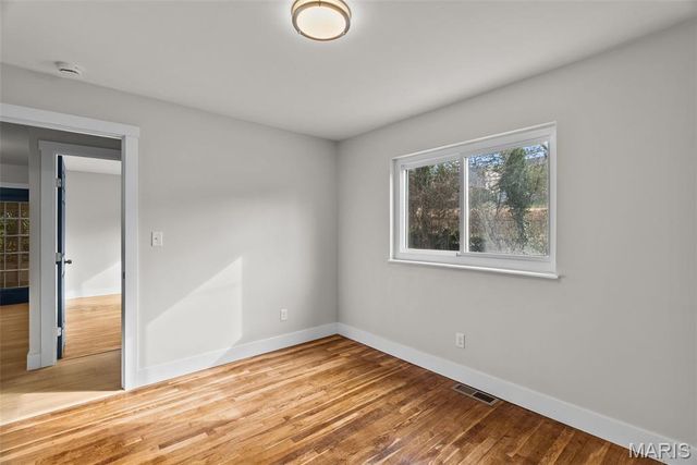 2668 Midland Ridge Drive, St Louis, MO 63114