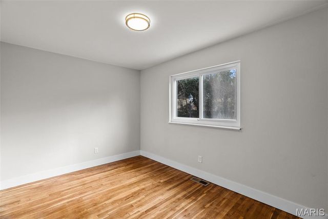 2668 Midland Ridge Drive, St Louis, MO 63114