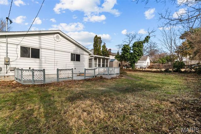 2668 Midland Ridge Drive, St Louis, MO 63114