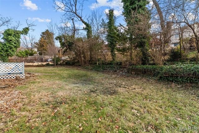 2668 Midland Ridge Drive, St Louis, MO 63114