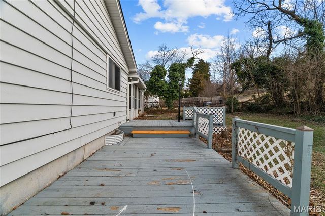 2668 Midland Ridge Drive, St Louis, MO 63114