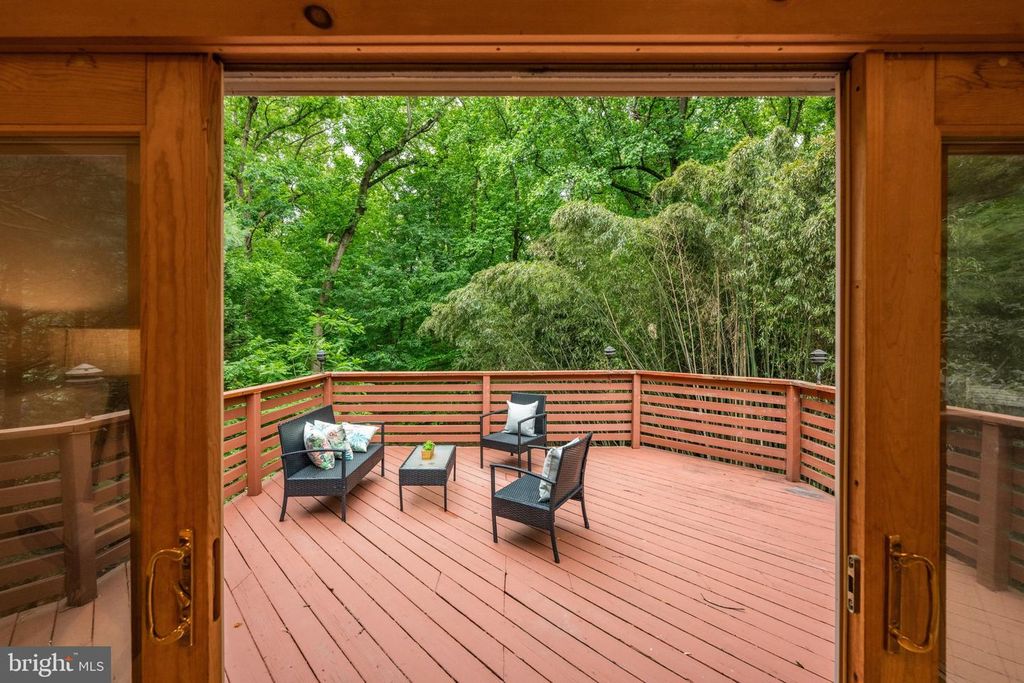 Image 11 of property listing at 3900 DECATUR AVE, Kensington, MD 20895