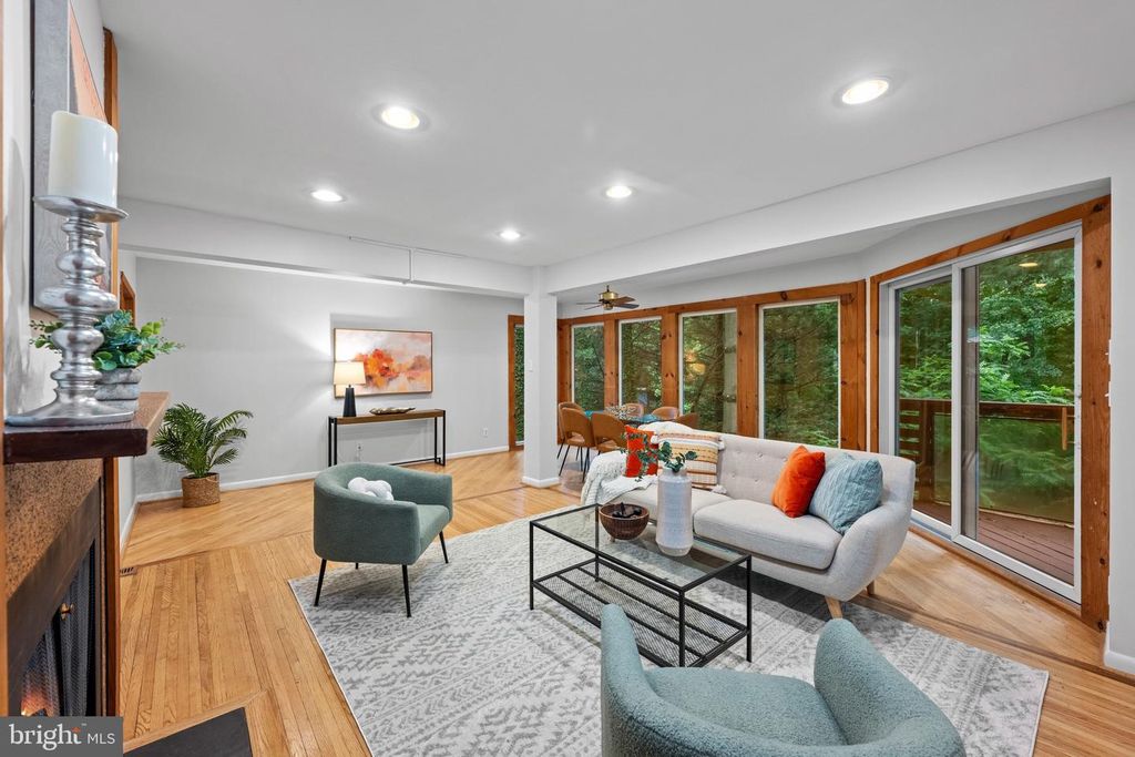 Image 2 of property listing at 3900 DECATUR AVE, Kensington, MD 20895