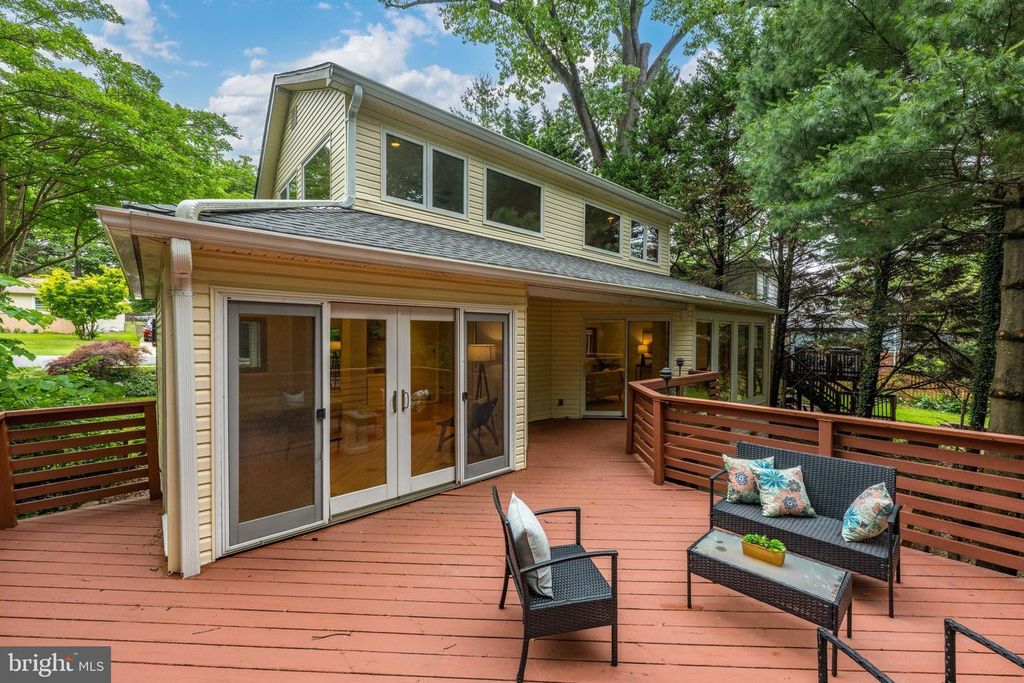 Image 23 of property listing at 3900 DECATUR AVE, Kensington, MD 20895