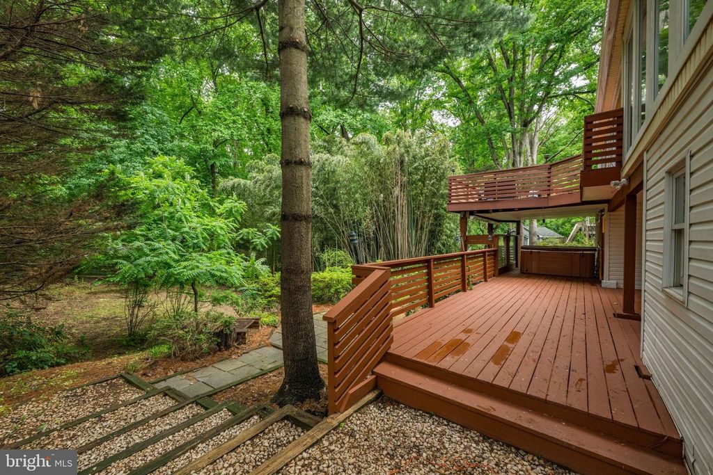 Image 25 of property listing at 3900 DECATUR AVE, Kensington, MD 20895