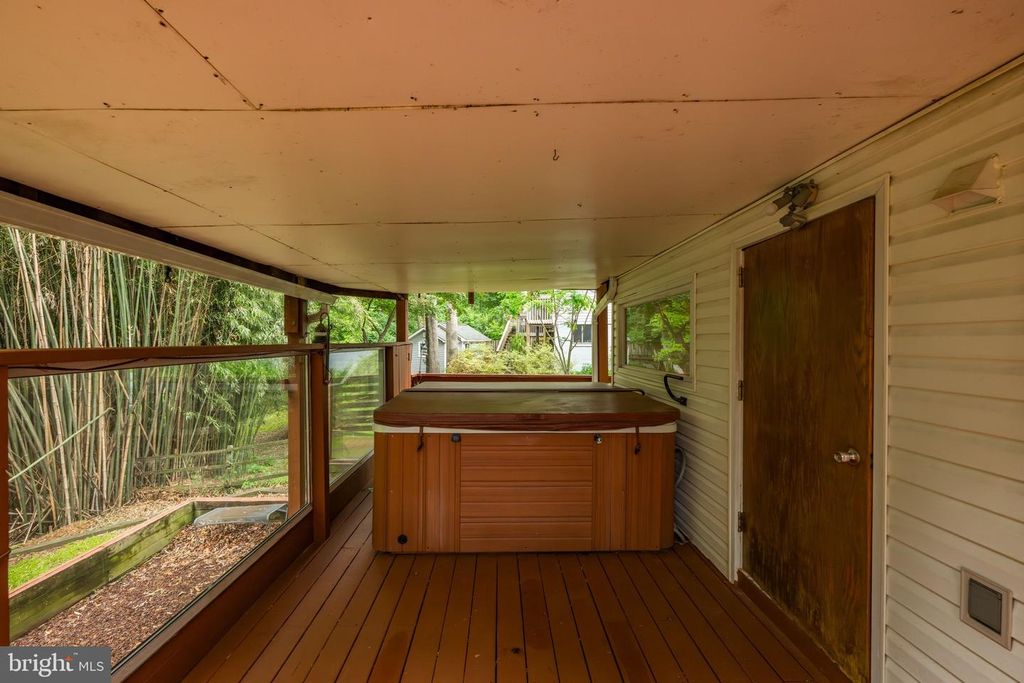 Image 26 of property listing at 3900 DECATUR AVE, Kensington, MD 20895