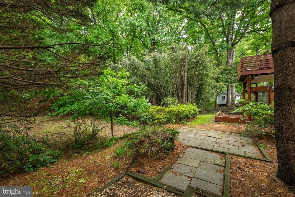 Image 29 of property listing at 3900 DECATUR AVE, Kensington, MD 20895