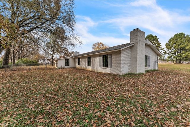 11957 Clyde Carnes Road, Farmington, AR 72730