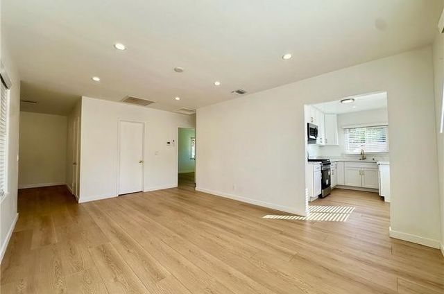 4644 Lowell, La Crescenta, CA 91214