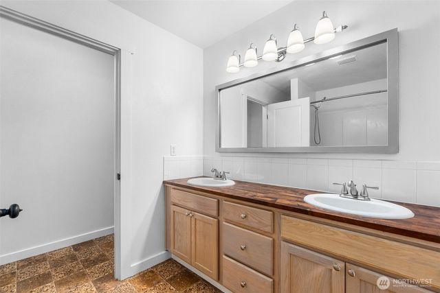 17818 SE Overlake Court, Yelm, WA 98597