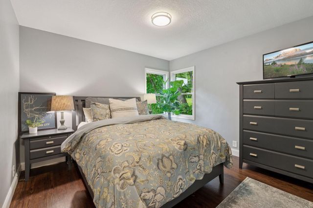 2000 Hampshire Avenue S, Saint Louis Park, MN 55426