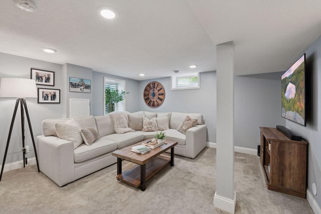 2000 Hampshire Avenue S, Saint Louis Park, MN 55426