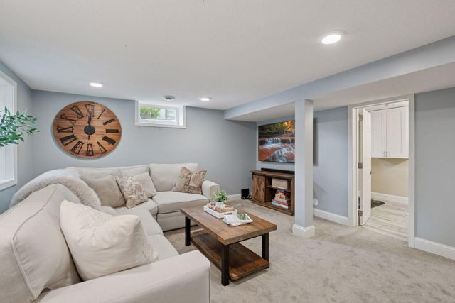 2000 Hampshire Avenue S, Saint Louis Park, MN 55426